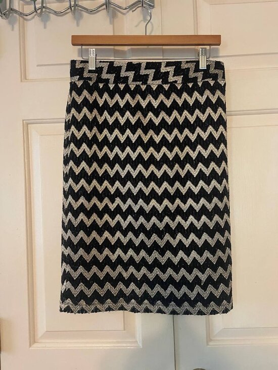 Sunny Leigh Dresses & Skirts - Sunny Leigh Chevron Metallic Knit Skirt M - Maximalist Glam Style mini pencil